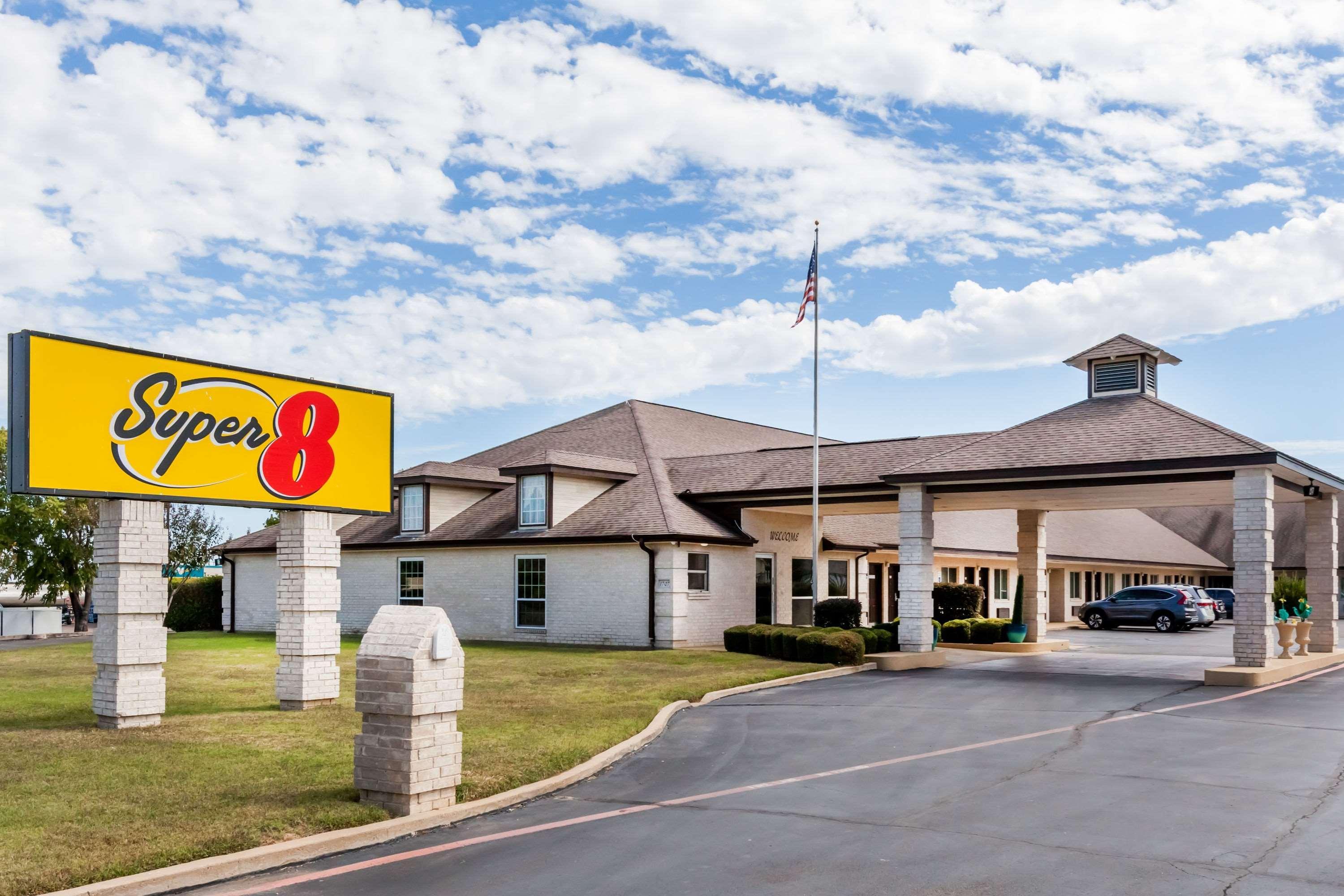 Motel Super 8 By Wyndham Cleburne Esterno foto