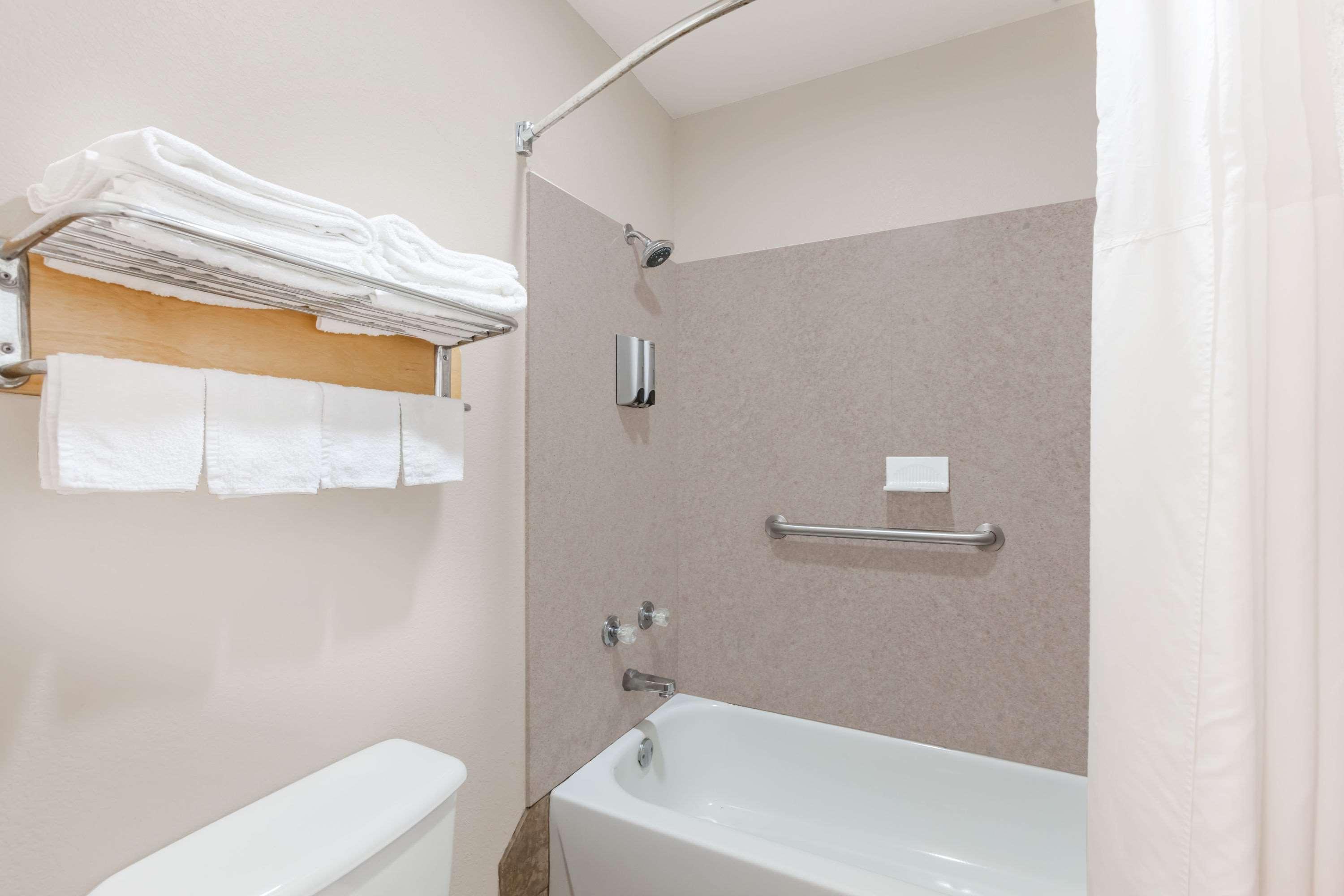 Motel Super 8 By Wyndham Cleburne Esterno foto