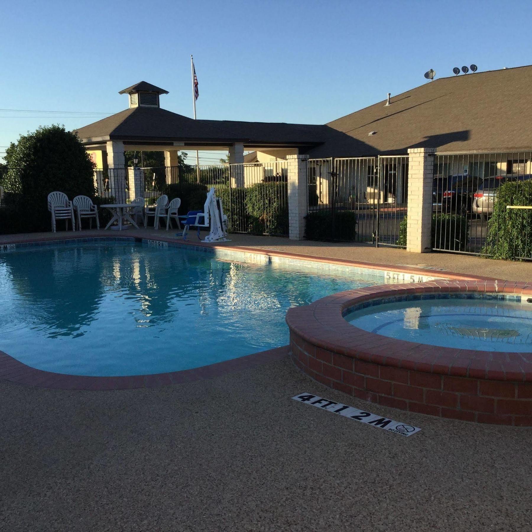Motel Super 8 By Wyndham Cleburne Esterno foto